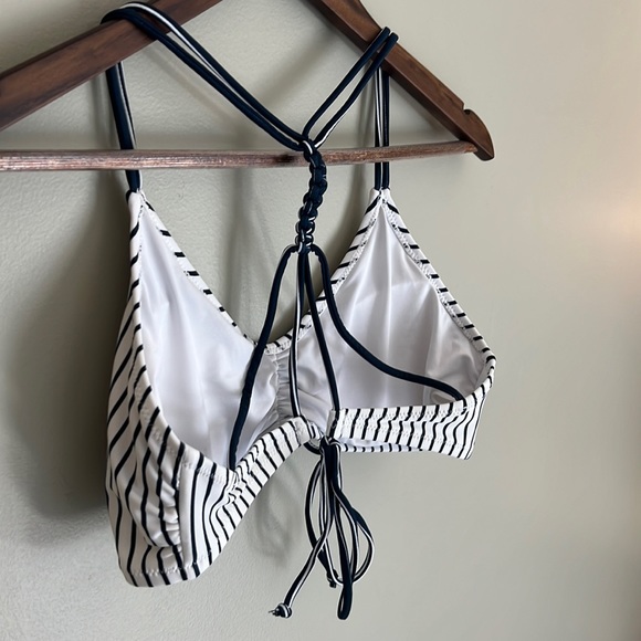 Never worn - reversible bikini with pads - Picture 10 of 15